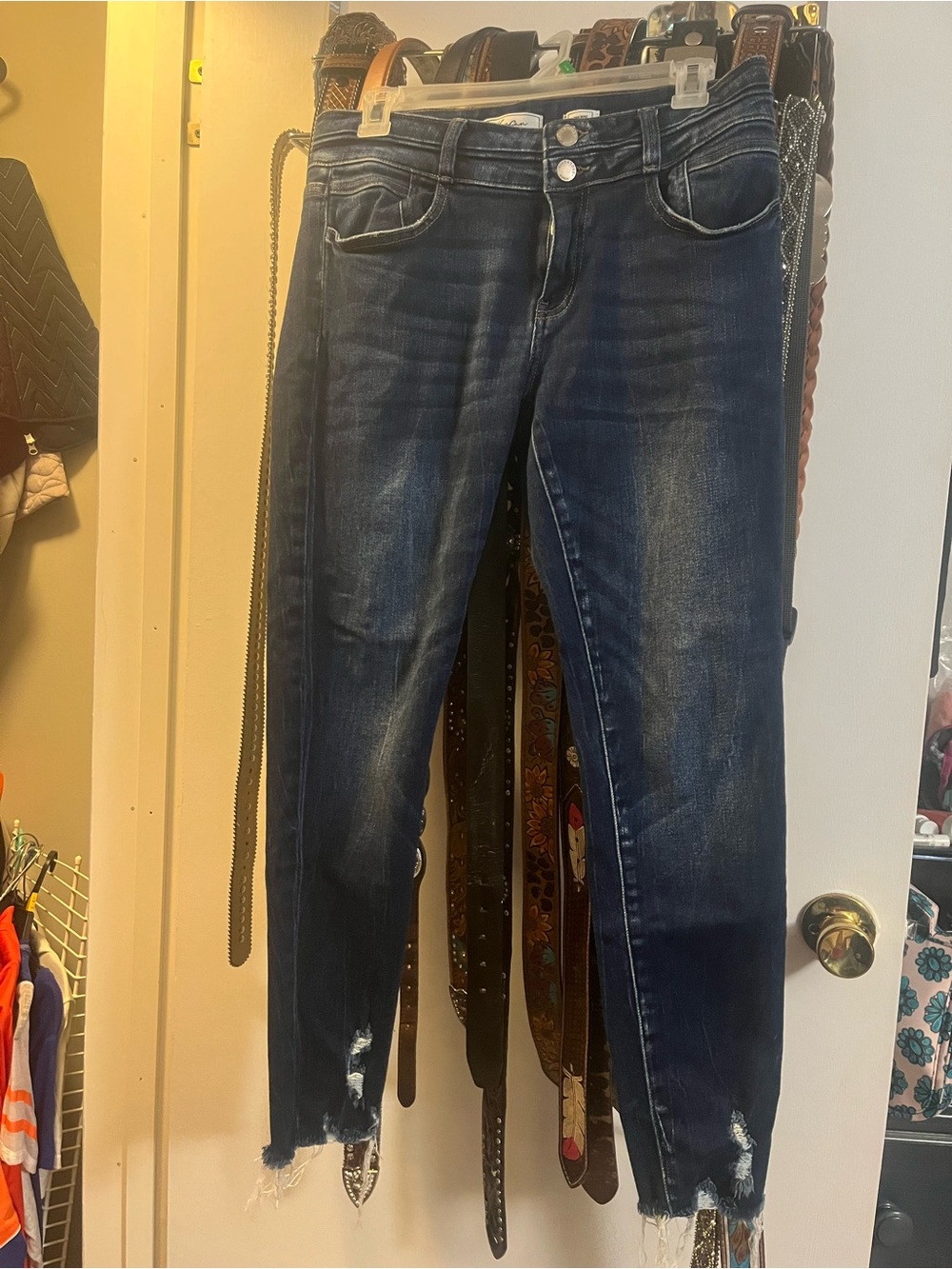 KanCan Dark Wash Distressed Cropped Skinny Jeans